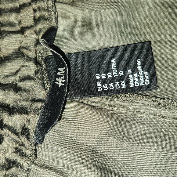 H & M Silky Green Lace Drawstring Shorts Size 10 - Picture 2 of 5